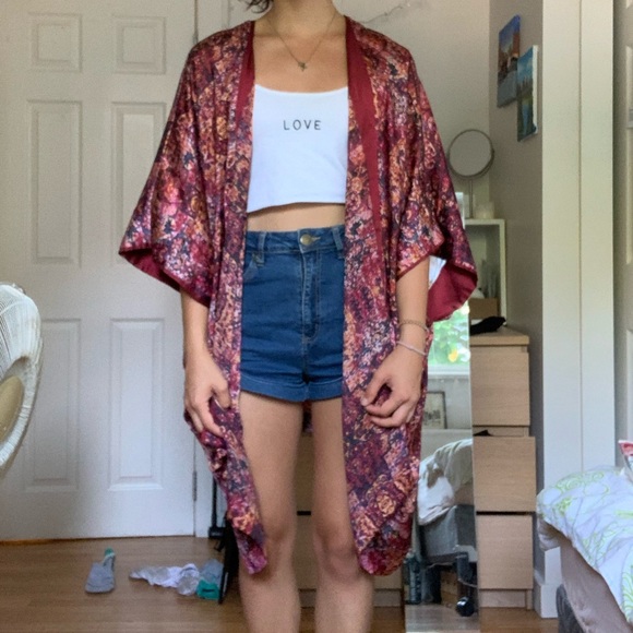 H&M flowy top layer - Picture 4 of 4